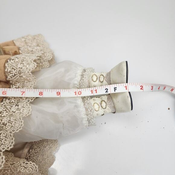 Donna Marie Cracker Barrel Exclusive American Classics Collection Porcelain Doll - Picture 14 of 14